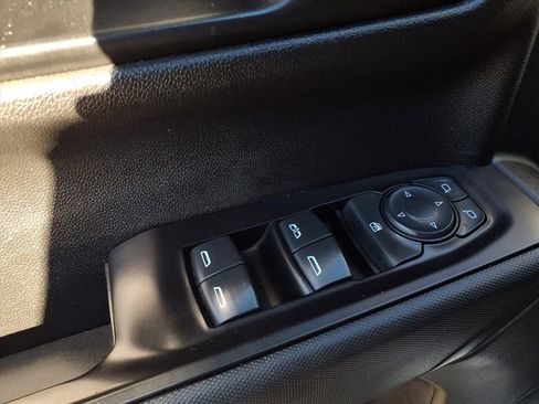 Used 2020 Chevrolet Silverado 1500 Custom w/ Custom Value Package image 15