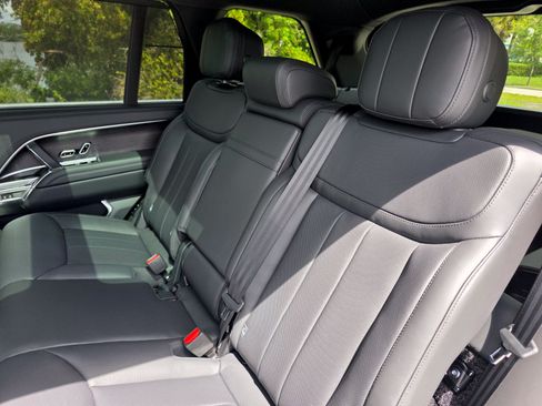 New 2026 Land Rover Range Rover Long Wheelbase SE AWD/4WD image 14