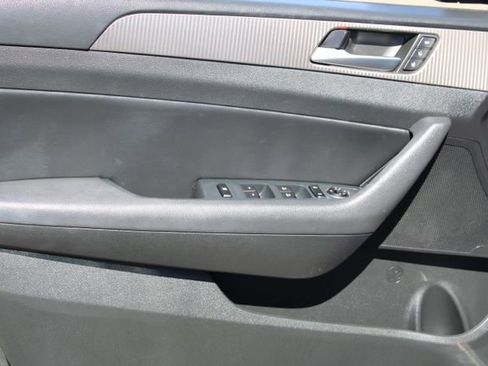 Used 2019 Hyundai Sonata Limited w/ Cargo Package image 10