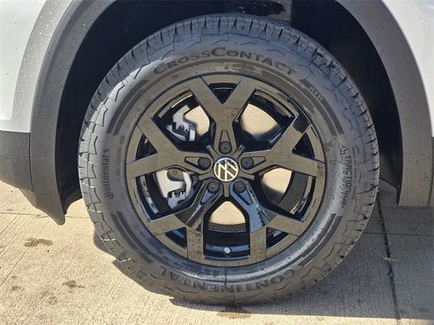 New 2026 Volkswagen Atlas Peak Edition image 10