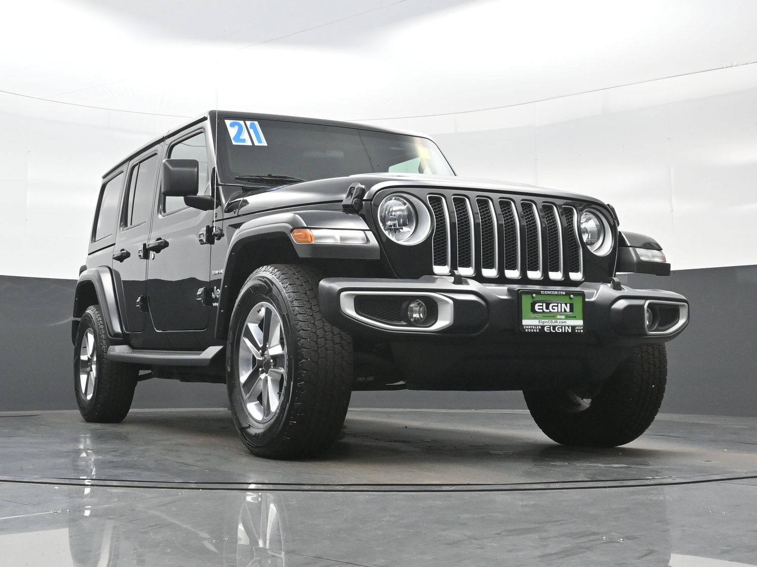 Used 2021 Jeep Wrangler Unlimited Sahara w/ Cold Weather Group AWD/4WD image 32