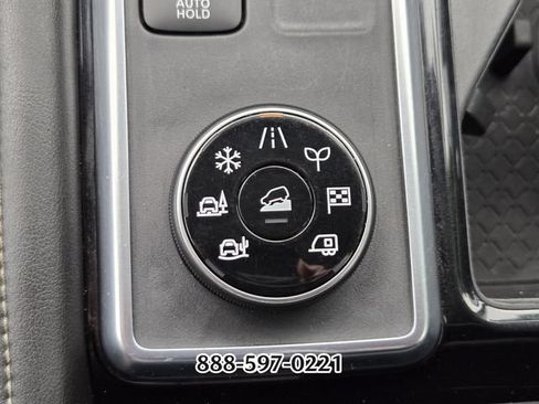 Used 2022 Nissan Pathfinder S AWD/4WD image 26