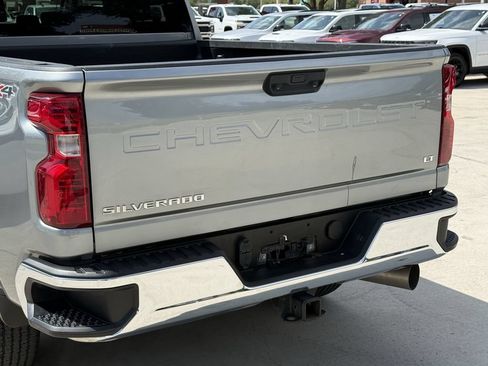 Used 2025 Chevrolet Silverado 2500 LT w/ Convenience Package AWD/4WD image 6