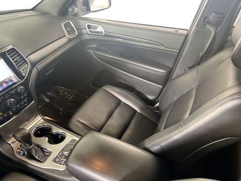 Used 2020 Jeep Grand Cherokee Limited image 24