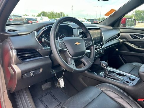 Used 2023 Chevrolet Traverse LT w/ Rear Camera Mirror Package AWD/4WD image 9