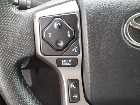 Used 2021 Toyota Tacoma SR5 RWD image 18