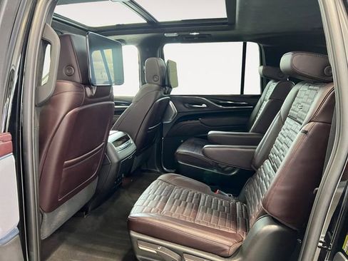 Certified 2023 Cadillac Escalade ESV Sport Platinum w/ LPO, ONYX Package AWD/4WD image 11