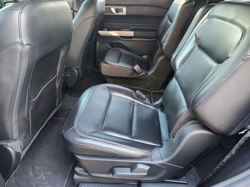 Used 2021 Ford Explorer XLT w/ Equipment Group 202A image 30