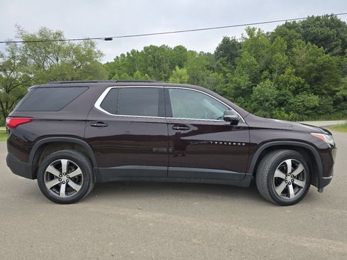Used 2021 Chevrolet Traverse LT w/ LT Premium Package AWD/4WD image 20