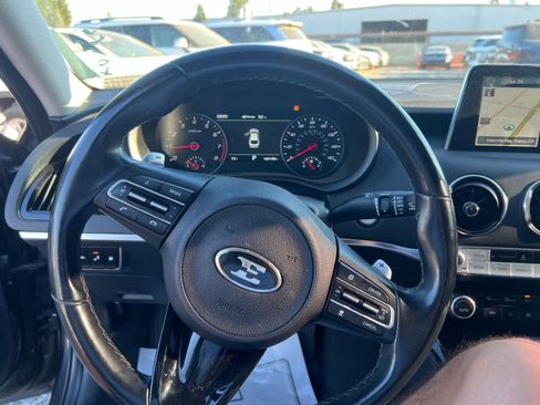 Used 2019 Kia Stinger Premium RWD image 17