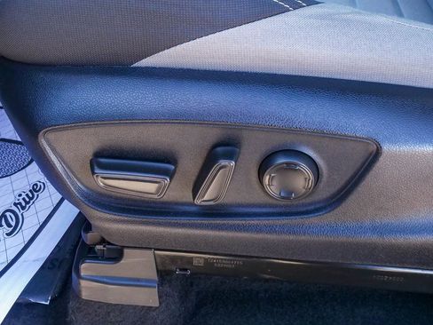 Used 2024 Toyota Tacoma TRD Off-Road image 20