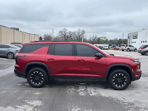Used 2024 Chevrolet Traverse Z71 w/ Enhanced Driving Package image 6