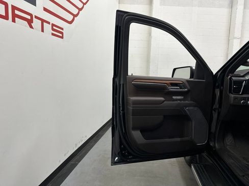 Used 2022 GMC Sierra 1500 Denali AWD/4WD image 38