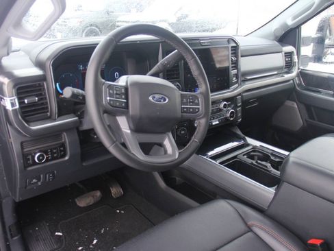 Certified 2025 Ford F350 Lariat w/ Lariat Ultimate Package AWD/4WD image 32