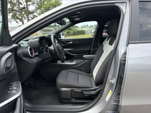 Used 2024 Chevrolet Trax RS w/ Driver Confidence Package FWD image 14