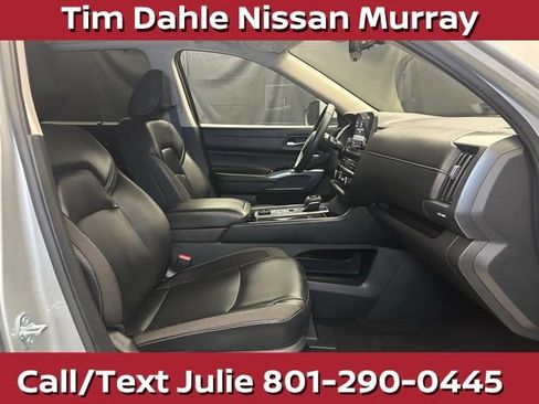 Used 2025 Nissan Pathfinder SL AWD/4WD image 15