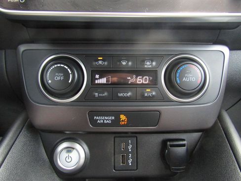 Used 2022 Nissan Leaf S FWD image 16