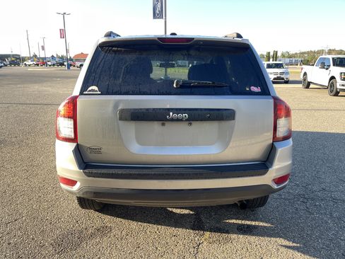 Used 2016 Jeep Compass Sport FWD image 5