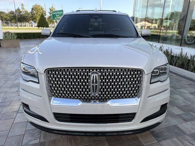 Used 2022 Lincoln Navigator Reserve AWD/4WD image 7