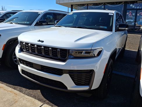 New 2026 Jeep Grand Cherokee L 4WD image 3