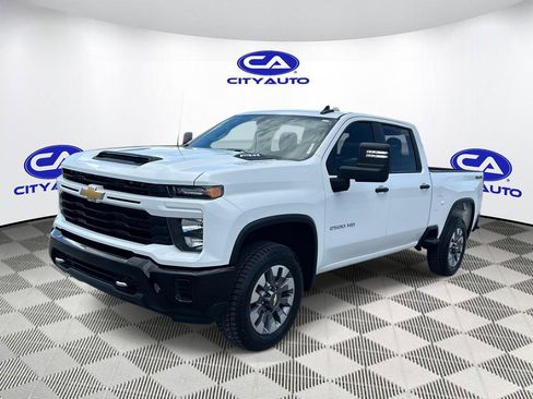 Used 2024 Chevrolet Silverado 2500 Custom w/ Custom Value Package AWD/4WD image 10
