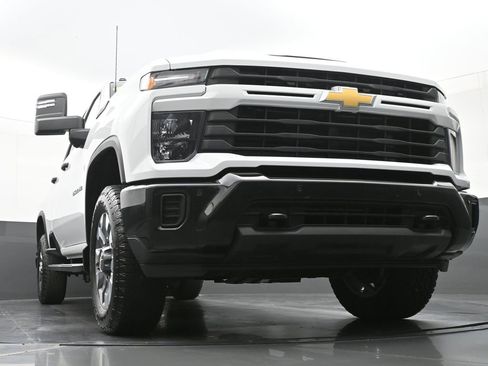 Used 2025 Chevrolet Silverado 2500 Custom w/ Custom Value Package image 46