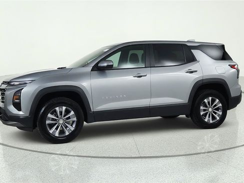 Used 2026 Chevrolet Equinox LT AWD/4WD image 2