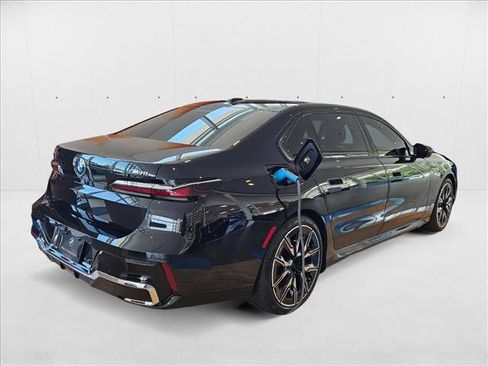 Used 2025 BMW i7 M70 AWD/4WD image 5