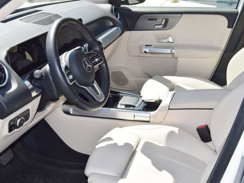 Used 2020 Mercedes-Benz GLB 250 4MATIC image 19