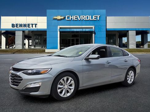 Used 2024 Chevrolet Malibu LT FWD image 2