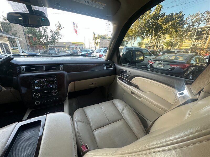 Used 2007 GMC Yukon Denali AWD/4WD image 14