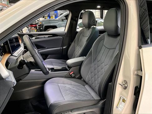 New 2026 Volkswagen Tiguan SEL R-Line image 11