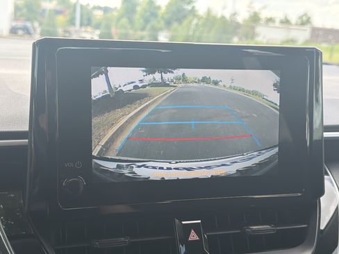 Used 2023 Toyota Corolla LE FWD image 14