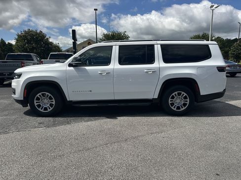 Used 2024 Jeep Wagoneer L 4WD image 4