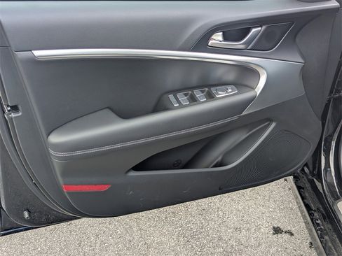 Used 2026 Genesis G70 2.5T image 10