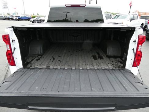Used 2024 Chevrolet Silverado 1500 LT w/ Z71 Off-Road Package AWD/4WD image 9