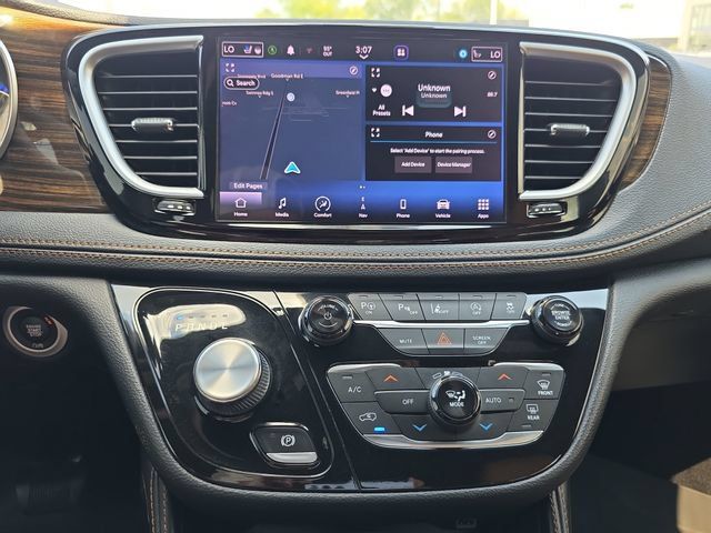 Used 2022 Chrysler Pacifica Pinnacle FWD image 24