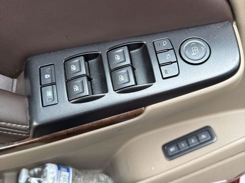 Used 2017 Chevrolet Tahoe LT w/ Luxury Package image 13