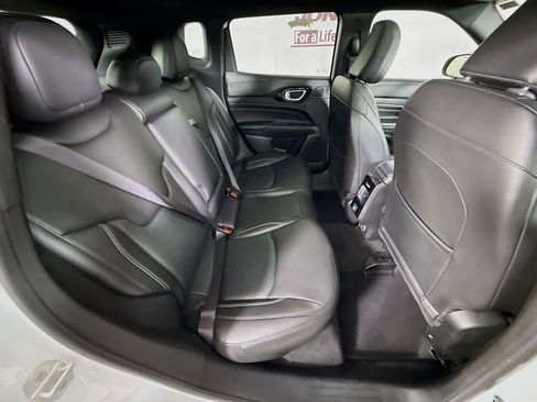 Used 2022 Jeep Compass High Altitude AWD/4WD image 32