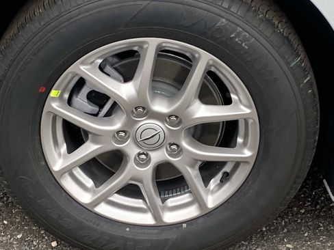 New 2026 Chrysler Pacifica Select image 3