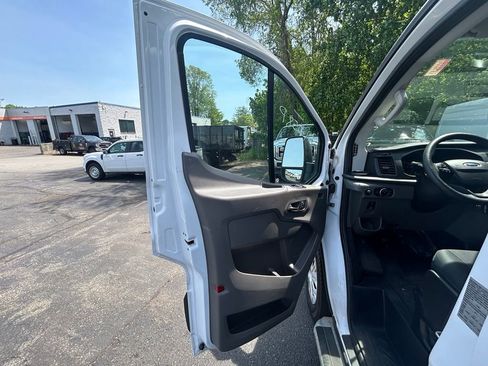 Used 2024 Ford Transit 250 Low Roof w/ Exterior Upgrade Package RWD image 16