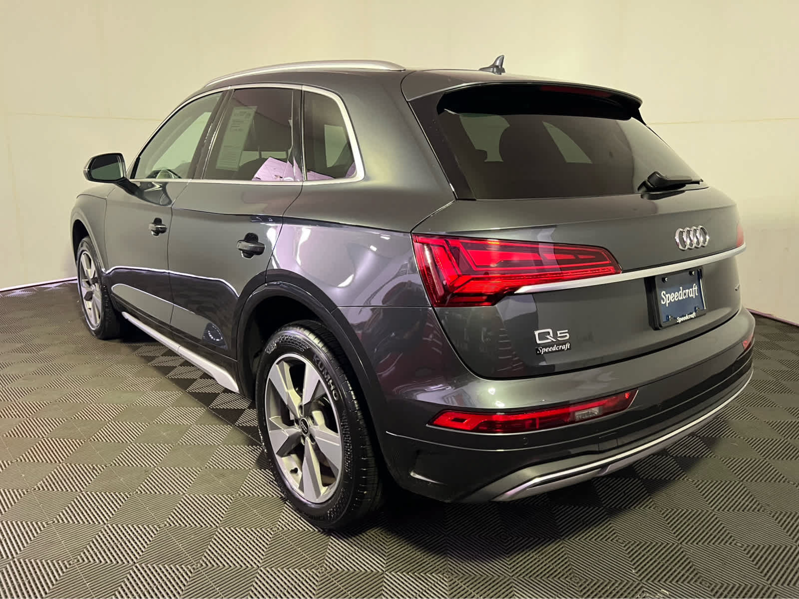 Used 2023 Audi Q5 2.0T Premium Plus w/ Premium Plus Package AWD/4WD image 5