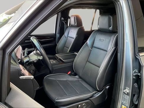 Used 2023 Cadillac Escalade Premium Luxury AWD/4WD image 15