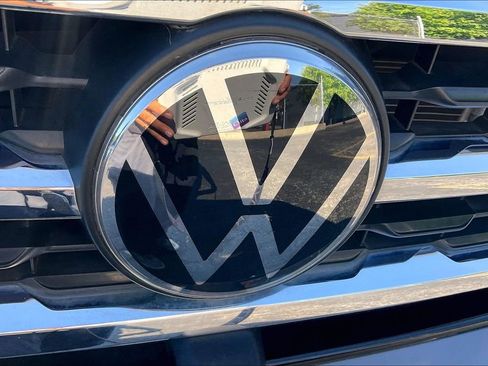 Used 2021 Volkswagen Atlas Cross Sport SEL Premium R-Line w/ Cross Sport MDO Package AWD/4WD image 33