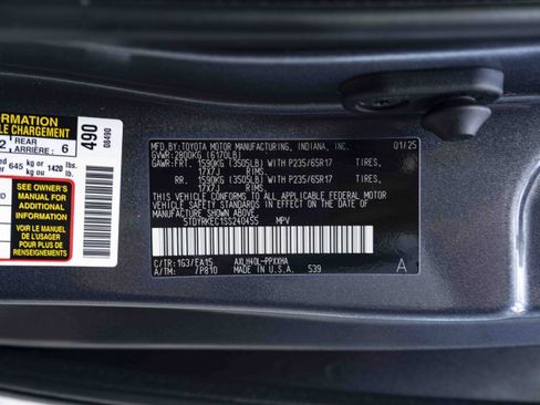 Used 2025 Toyota Sienna XLE FWD image 44