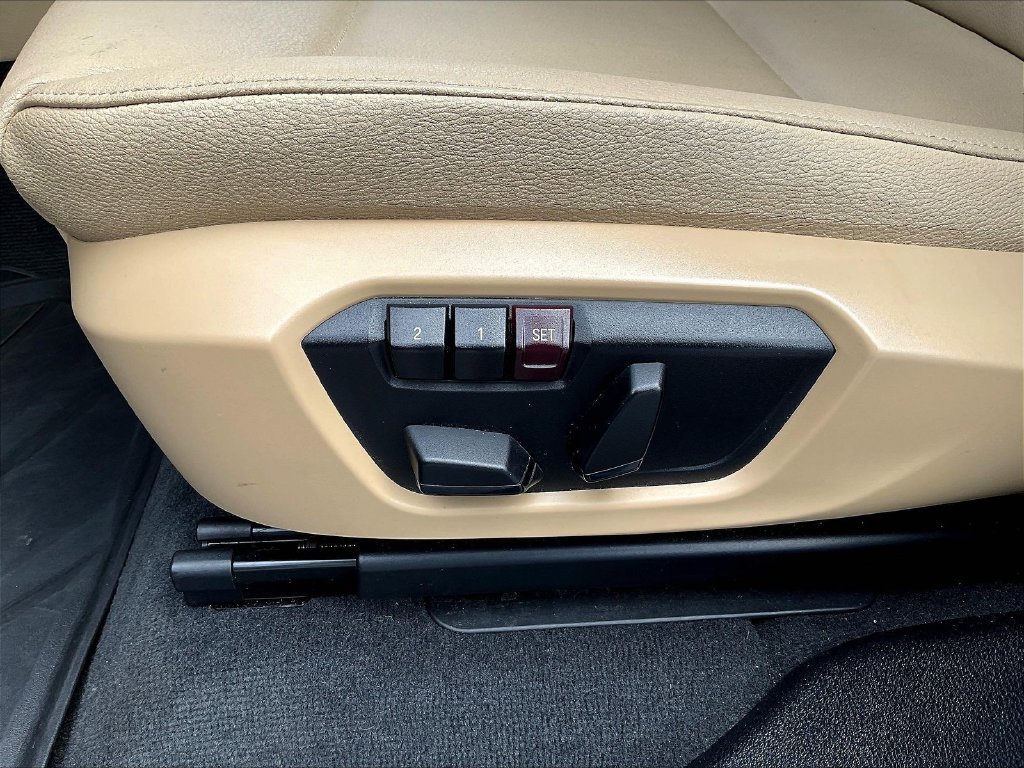 Used 2017 BMW X3 sDrive28i RWD image 17