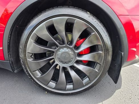 Used 2022 Tesla Model Y Performance AWD/4WD image 11