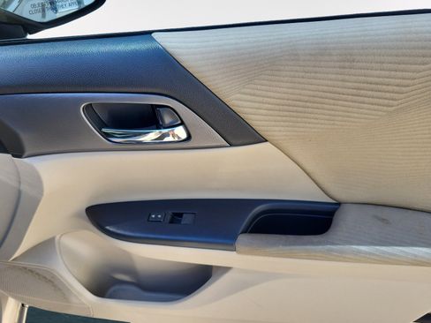 Used 2014 Honda Accord LX image 19