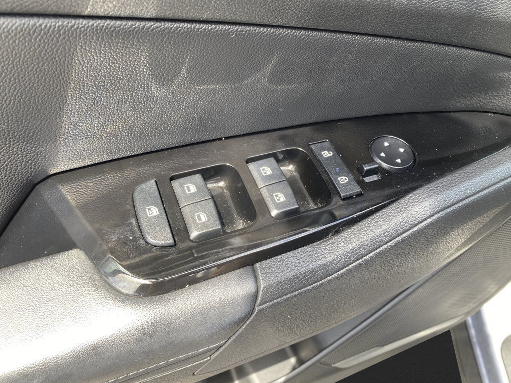 Used 2024 Kia Sportage EX FWD image 18