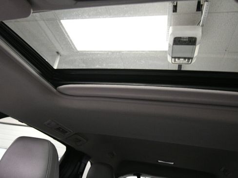 Certified 2025 Toyota Sienna XLE FWD image 20